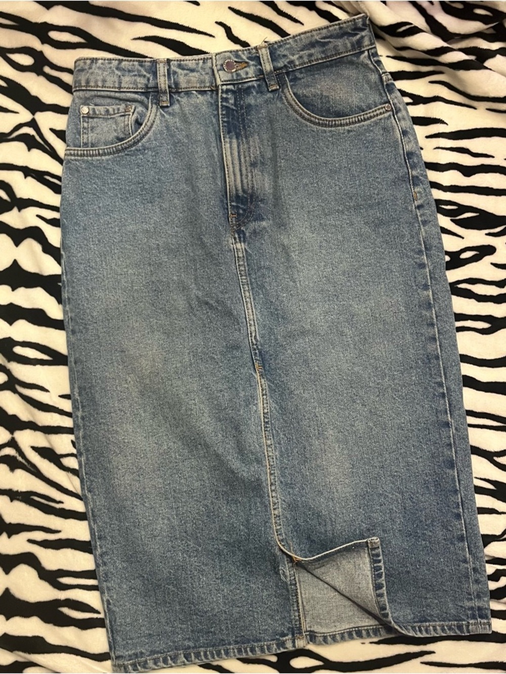 Zara Light Blue Denim Skirt with Contrast Stitching